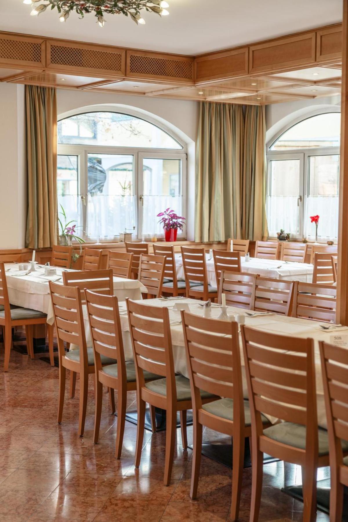 Hotel Restaurant Lebzelter Altenmarkt im Pongau Exterior photo